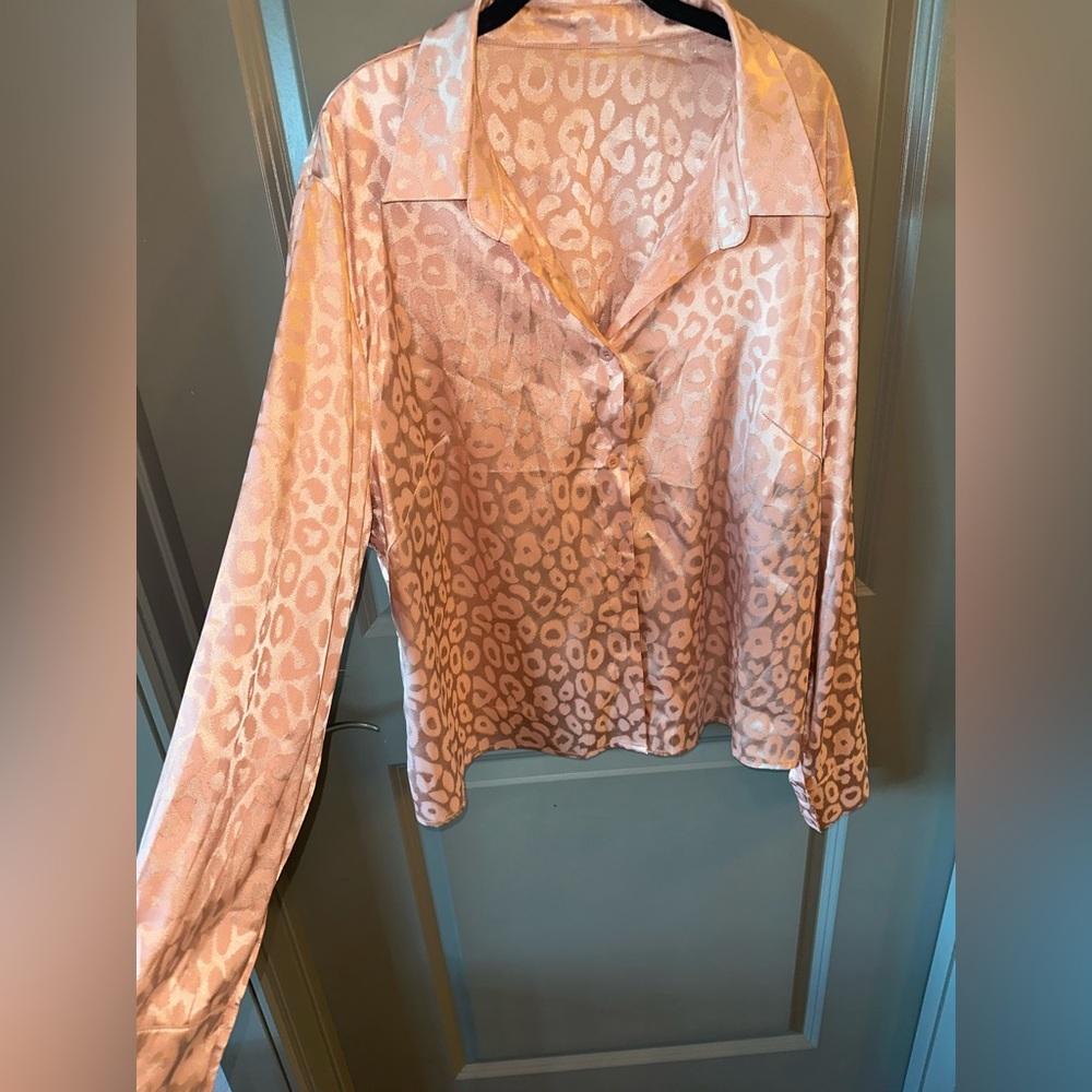 Silk pink cheetah blouse
